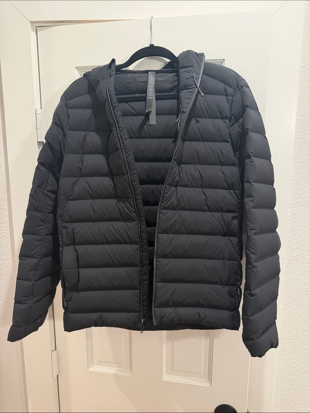 lululemon athletica Women's Black Hooded Puffer Jacket